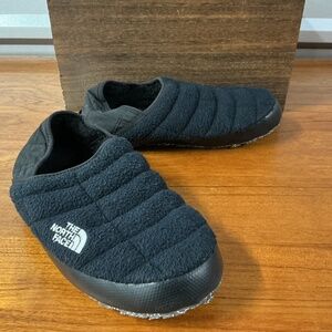The North Face Men Black Faux Fur Loafer Slip On Slippers Size 9